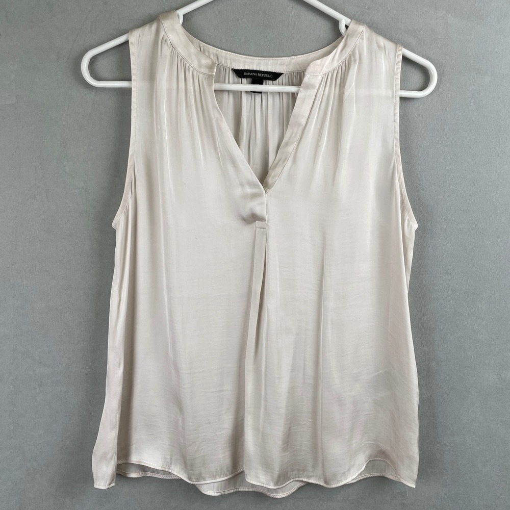Banana Republic Womens XS Champagne Cream Satin Sleeveless Pleated V-Neck Blouse